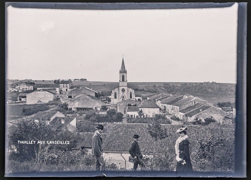 Félix Roy, Vue générale de Thuilley-aux-Groseilles en 1905. Négatif gélatino-argentique sur plaque de verre, inv. 2019.0.3828