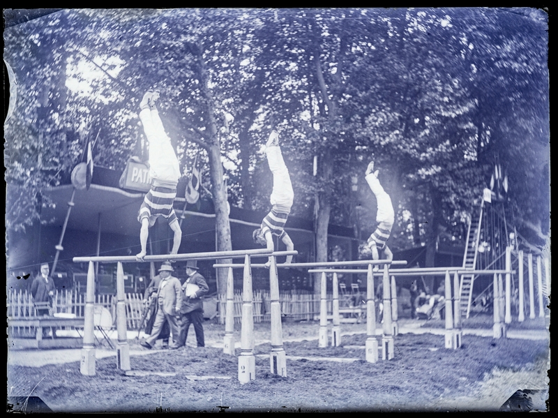 Anonyme, La fête de gymnastique à Nancy en 1893. Négatif gélatino-argentique sur plaque de verre