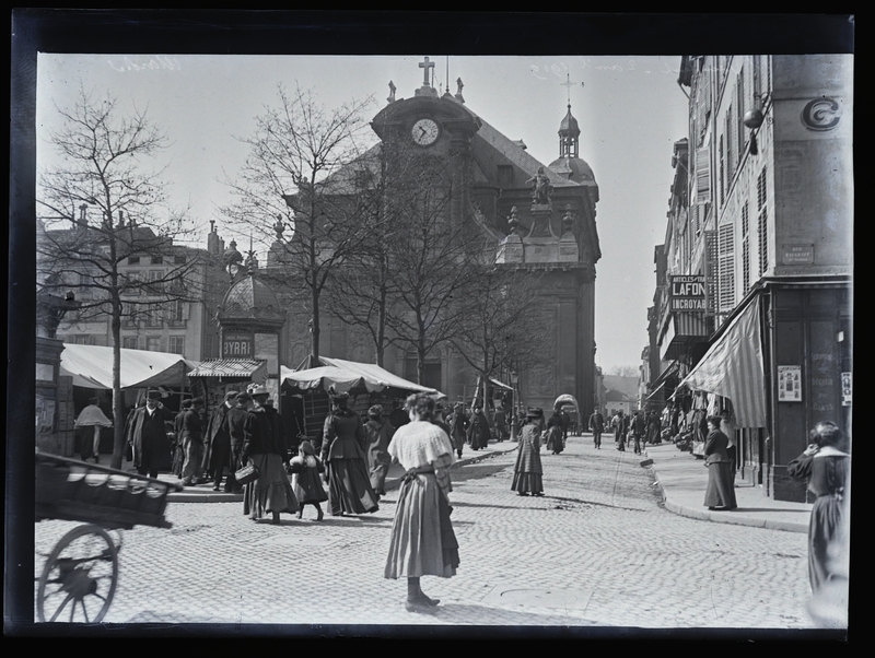 Attribué à Félix Roy, La place Mengin et l’église Saint-Sébastien à Nancy, vers 1905. Négatif gélatino-argentique sur plaque de verre, inv. 2019.0.516