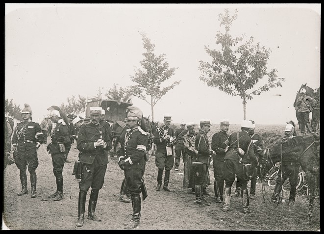 Félix Roy, Le général Langlois lors des grandes manœuvres de Nancy en 1901. Positif gélatino-argentique sur plaque de verre, inv. 2019.0.5471