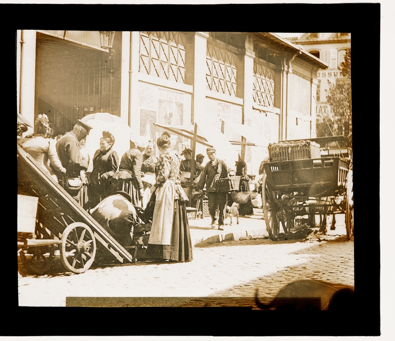 Félix Roy, Le marché couvert à Nancy vers 1905. Positif gélatino-argentique sur plaque de verre, inv. 2019.0.5337