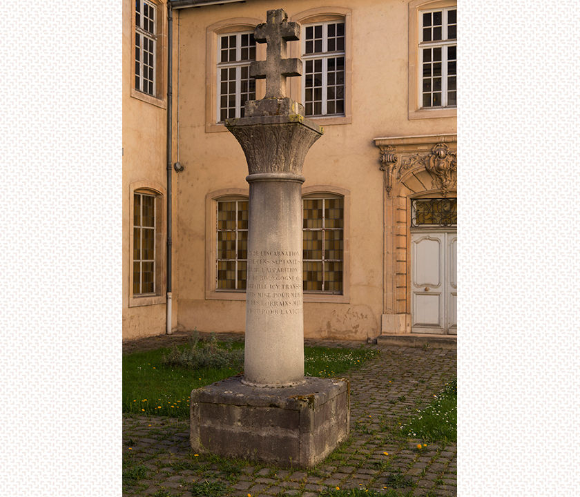 Monument commémoratif de la mort de Charles de Bourgogne dit « Croix de Bourgogne », 1821-1822