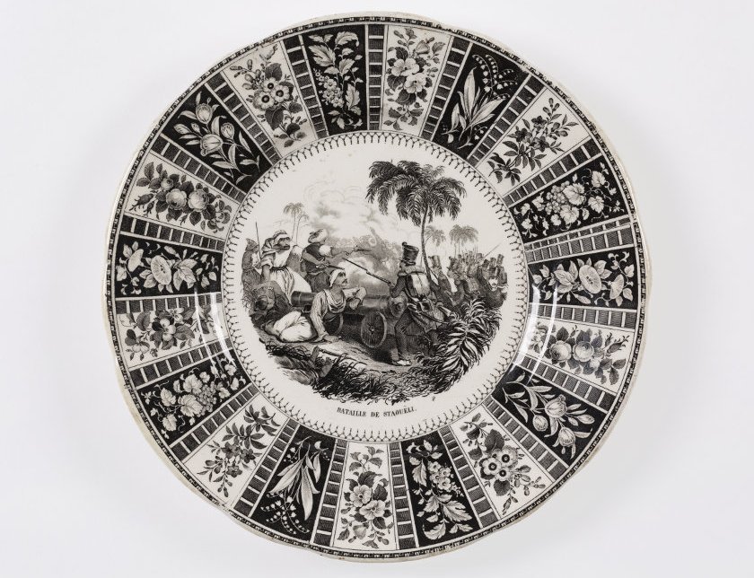 Manufacture de Sarreguemines, Assiette « Bataille de Staouëli », faïence décorée par procédé d’impression, vers 1840