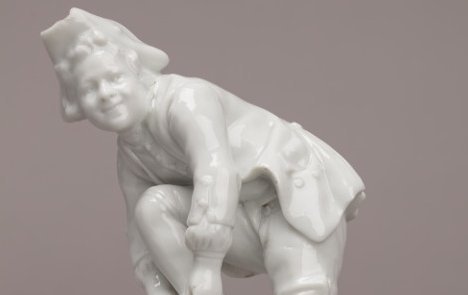 Manufacture de Niderviller, Le Patineur, biscuit de porcelaine glaçuré, fin du XVIIIe – début du XIXe siècle