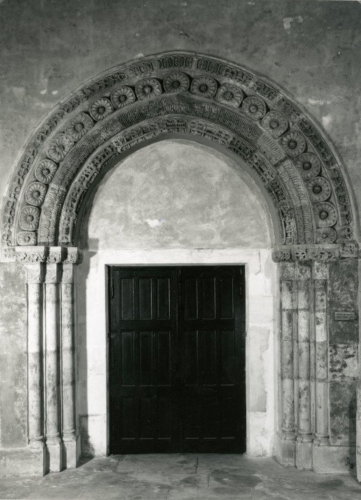 Portail de l’église Notre-Dame, calcaire, fin XIe- début XIIe siècle