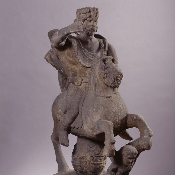 Cavalier à l’Anguipède, calcaire, ronde-bosse, époque gallo-romaine