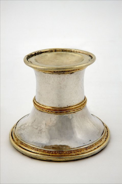 Salière « à vase », Paris, argent ciselé et partiellement doré, 1531-1532 © Gilles André, Ludovic Gury, Région Lorraine – Inventaire général	
