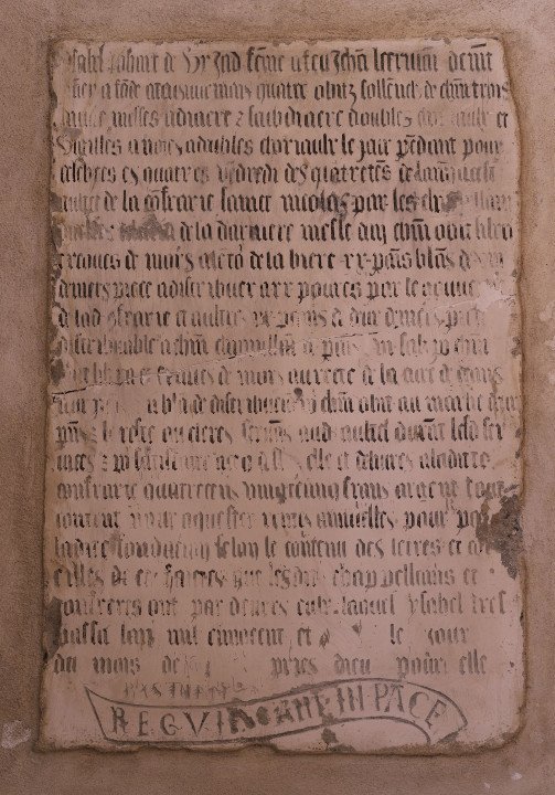 Lorraine, Inscription rappelant les fondations religieuses faites par Ysabel Johart de Urjad, femme de Jean Lecrivain, XVIe siècle, Calcaire